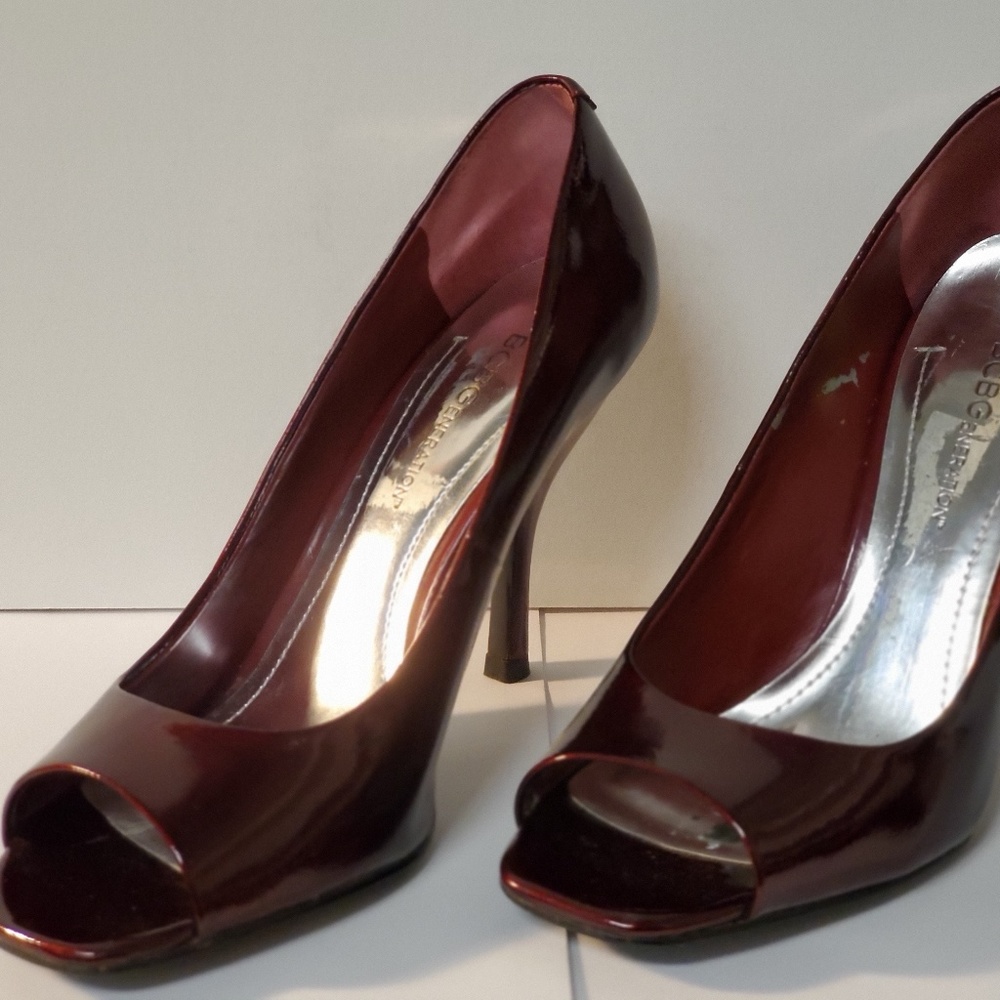 BCBGGilrs Peep-Toe Pumps | size 6B
